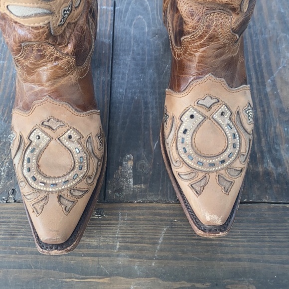 Corral Sand Maipo Swarovski Crystal Horseshoe Inlay Boots 7.5M - Picture 3 of 14